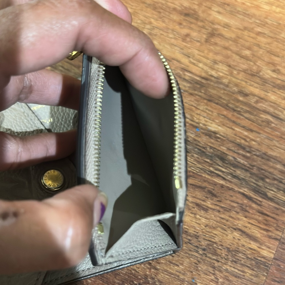 Louis Vuitton Small Beige Zoe Empreinte Wallet - Picture 11 of 11